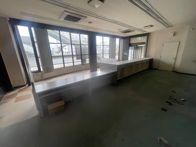 尼崎市大庄北４丁目の店舗事務所のロビー