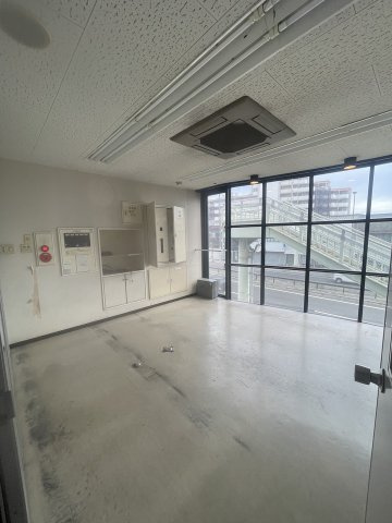 尼崎市大庄北４丁目の店舗事務所のロビー