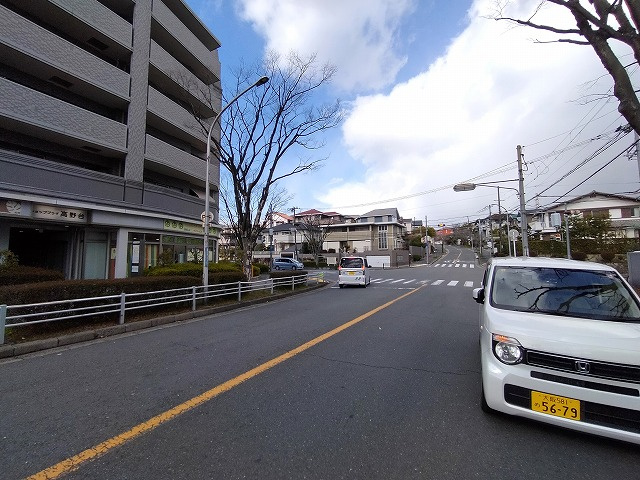 吹田市高野台４丁目の店舗事務所の駐車場