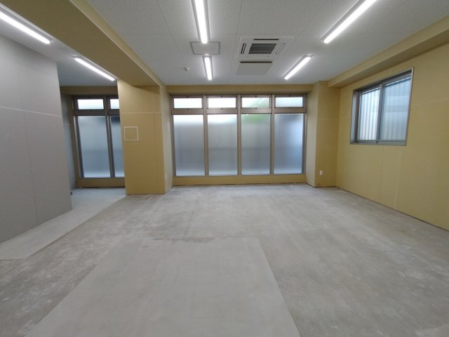 箕面市坊島４丁目の店舗事務所