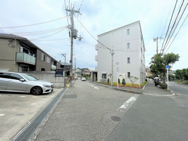 吹田市五月が丘北の店舗一部のその他|前面道路