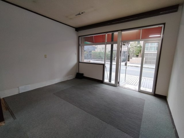 茨木市春日４丁目の店舗事務所