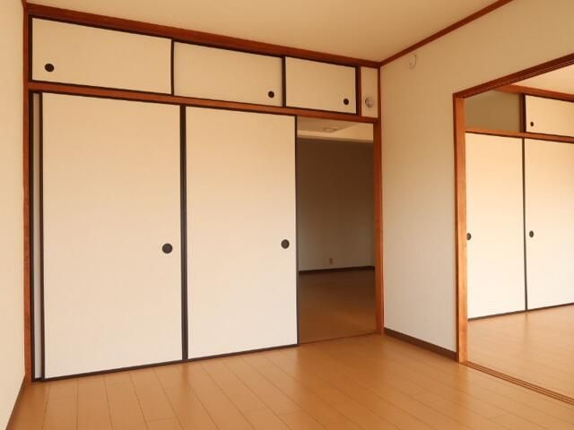 ストークマンションⅠの洋室|広々とした洋室です