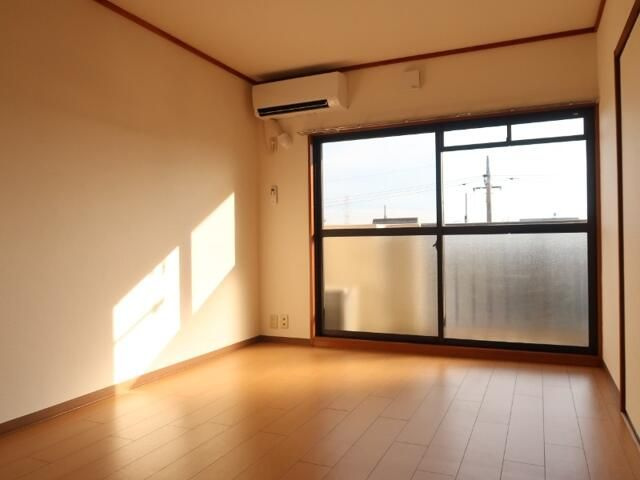 ストークマンションⅠの居間・リビング|使いやすい居間です