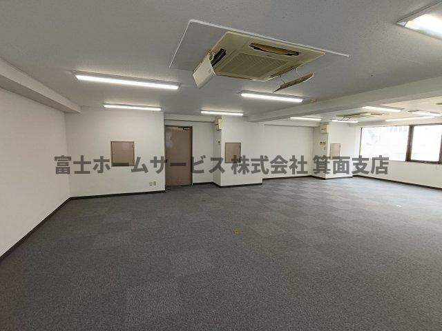 吹田市豊津町の事務所