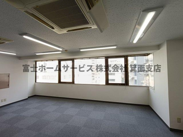 吹田市豊津町の事務所