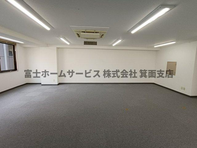 吹田市豊津町の事務所