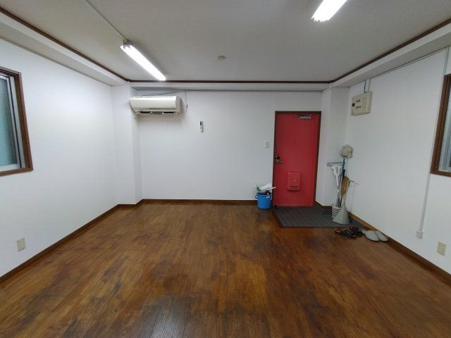 豊中市服部本町１丁目の店舗事務所
