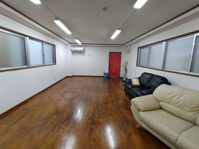 豊中市服部本町１丁目の店舗事務所