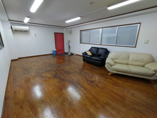 豊中市服部本町１丁目の店舗事務所
