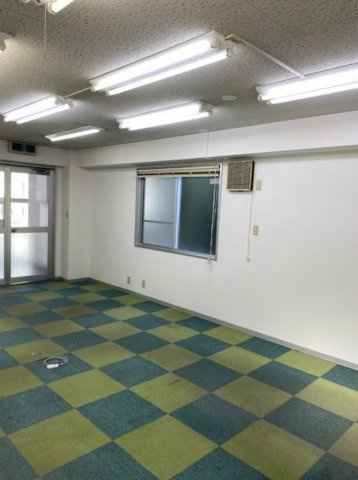 豊中市本町１丁目の店舗事務所