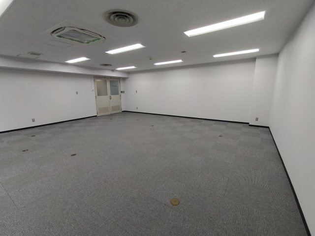 吹田市江坂町１丁目の店舗事務所