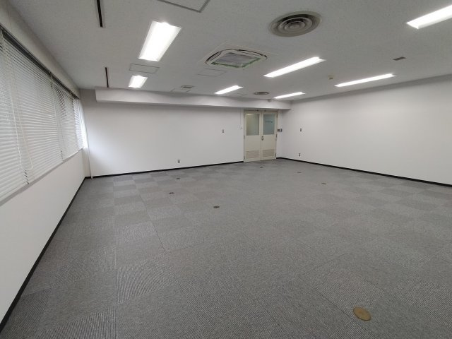 吹田市江坂町１丁目の店舗事務所