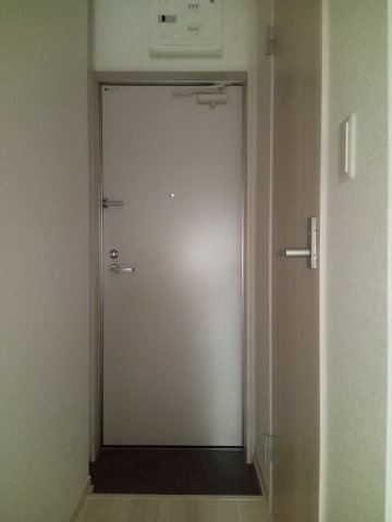 メルディア調布の玄関|※別室参考写真