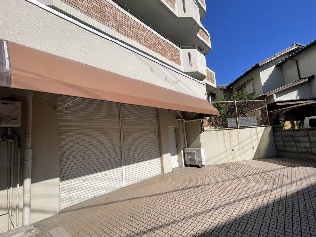 豊中市西泉丘１丁目の店舗事務所の外観