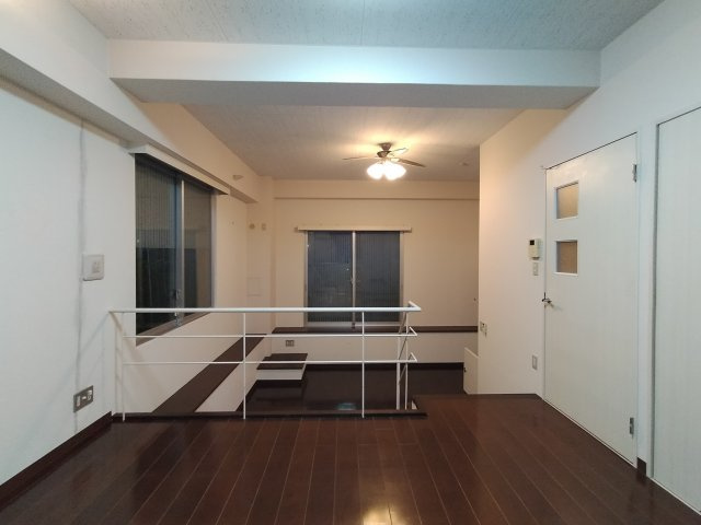 豊中市東寺内町の店舗事務所