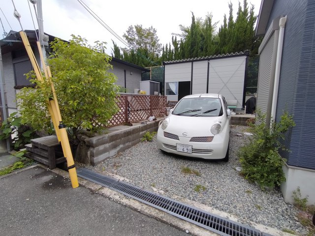 箕面市半町２丁目の店舗事務所