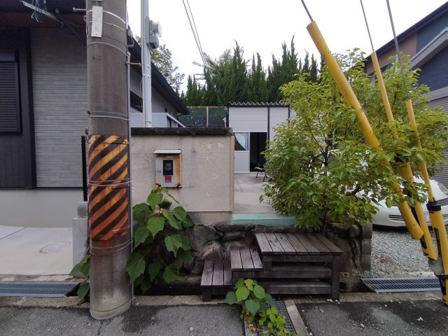 箕面市半町２丁目の店舗事務所