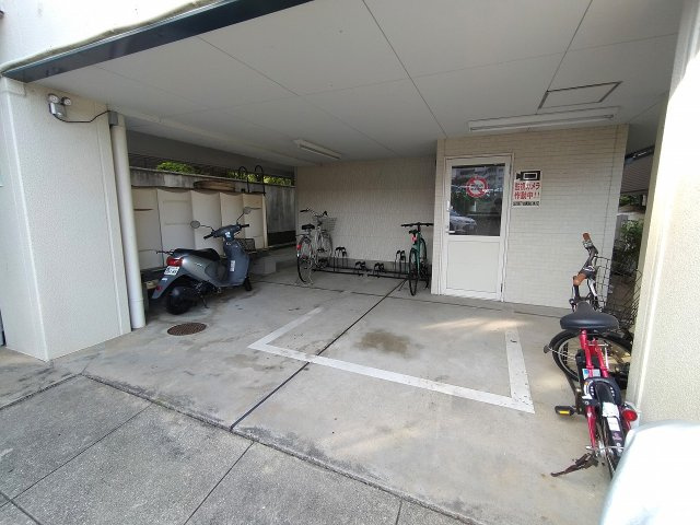 吹田市津雲台６丁目の店舗事務所