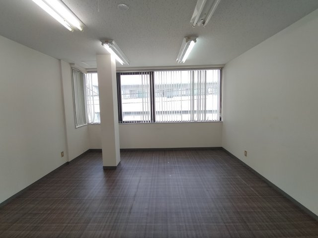 箕面市坊島１丁目の店舗事務所