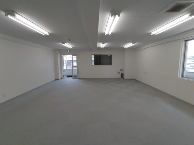 吹田市五月が丘南の店舗事務所