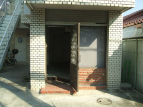 箕面市西小路２丁目の店舗事務所