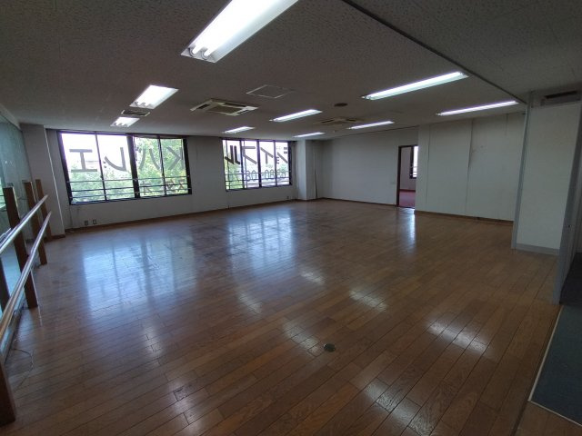 吹田市五月が丘西の店舗事務所