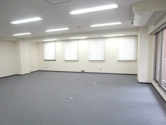 エッグビル第三江坂のその他