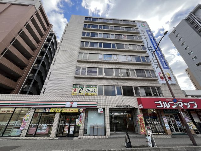 エッグビル第三江坂の外観