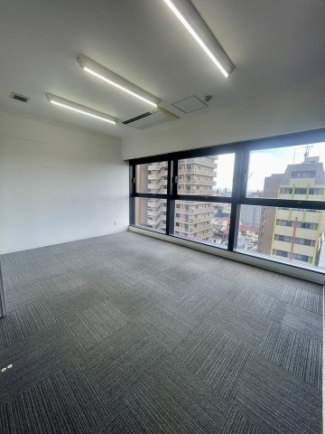 尼崎市東難波町５丁目の店舗事務所のロビー