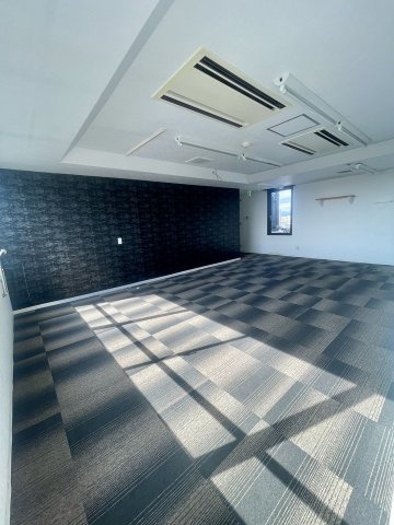 尼崎市東難波町５丁目の店舗事務所のロビー