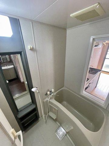 吹田市垂水町１丁目の店舗事務所のバルコニー