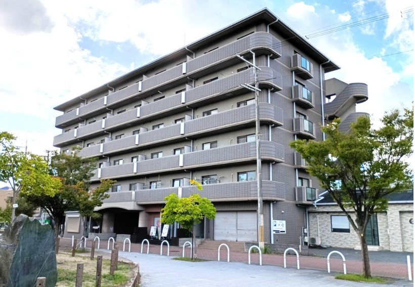吹田市佐井寺南が丘の店舗事務所の外観