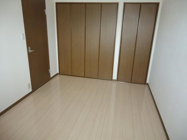 ベルグランデ高柳の洋室