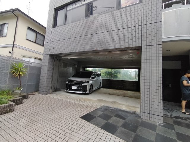 豊中市上野東３丁目の店舗事務所