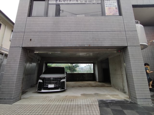 豊中市上野東３丁目の店舗事務所