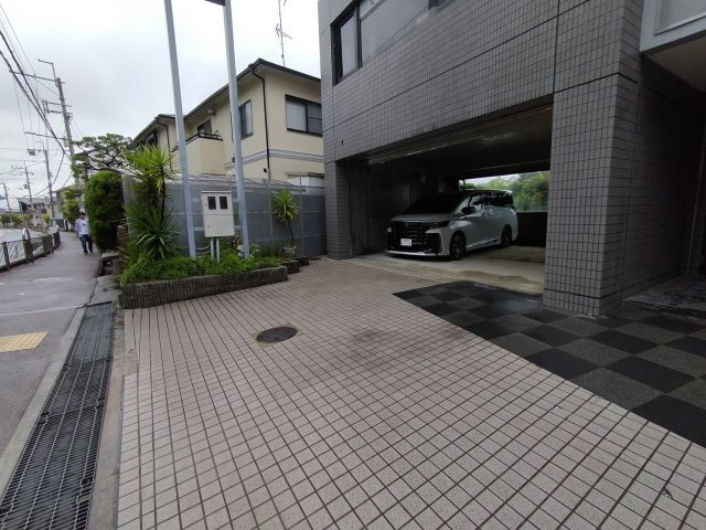 豊中市上野東３丁目の店舗事務所