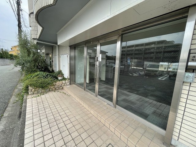 吹田市五月が丘南の店舗事務所