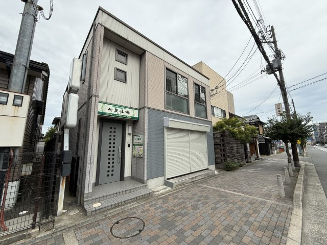 羽曳野市白鳥２丁目の店舗一部の外観