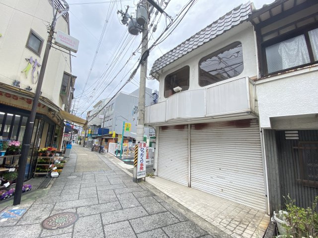 岡2丁目店舗2階部分の外観