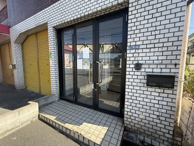 嶋崎ビルのエントランス
