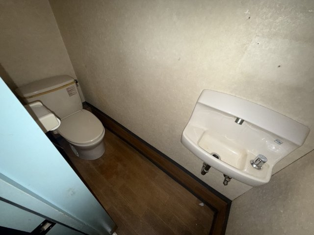 東大阪市南四条町テナントのトイレ