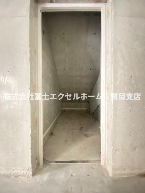 光琳１階路面テナントの収納