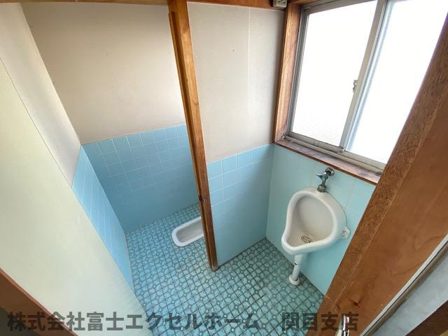 中東貸倉庫のトイレ