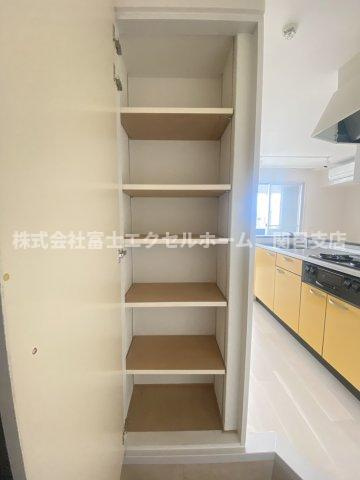 マンションCASA２階店舗事務所の収納