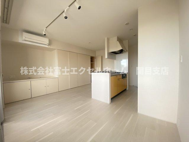 マンションCASA２階店舗事務所の居間・リビング