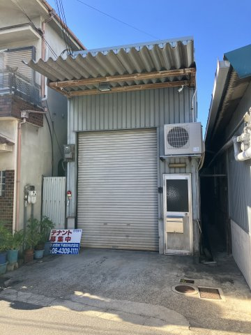 東大阪市新上小阪の倉庫