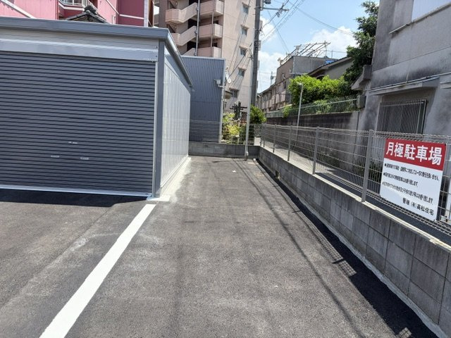 第五MSモータープールの駐車場|縦列駐車場:月額22,000円