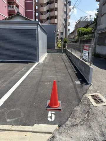 第五MSモータープールの駐車場|縦列駐車場:月額22,000円