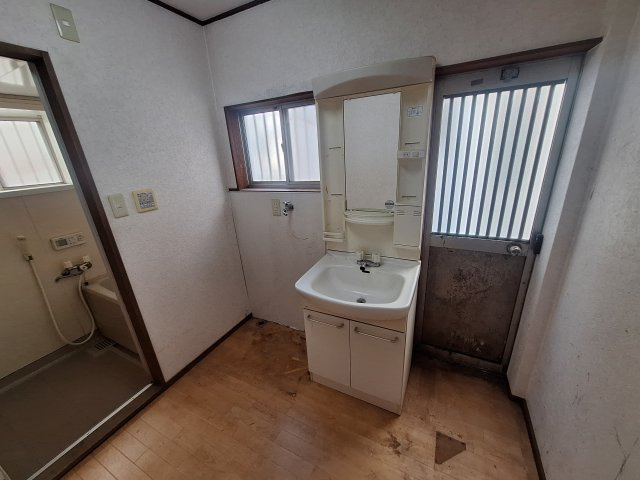 森内店舗の洗面所